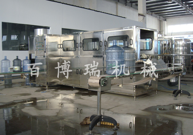300-450BPH 桶裝水灌裝機(jī)的介紹